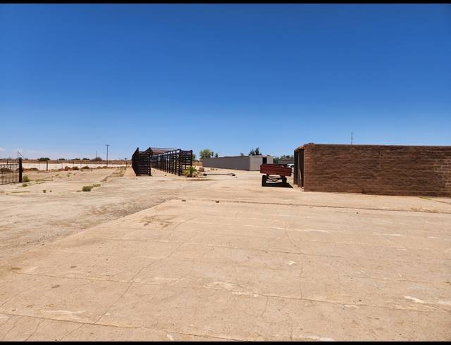 730M² STORAGE UNIT FOR SALE IN KANONEILAND